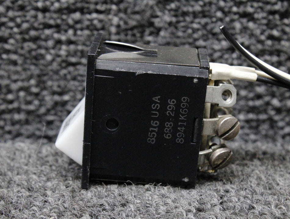 688-296 (Alt: 8941K699) Piper PA46-310P Ice Light Rocker Switch
