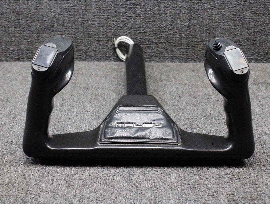 82980-002 Piper PA46-310P Co-Pilot Control Wheel w Switch (L: 13.3125”, D: 1.5”)