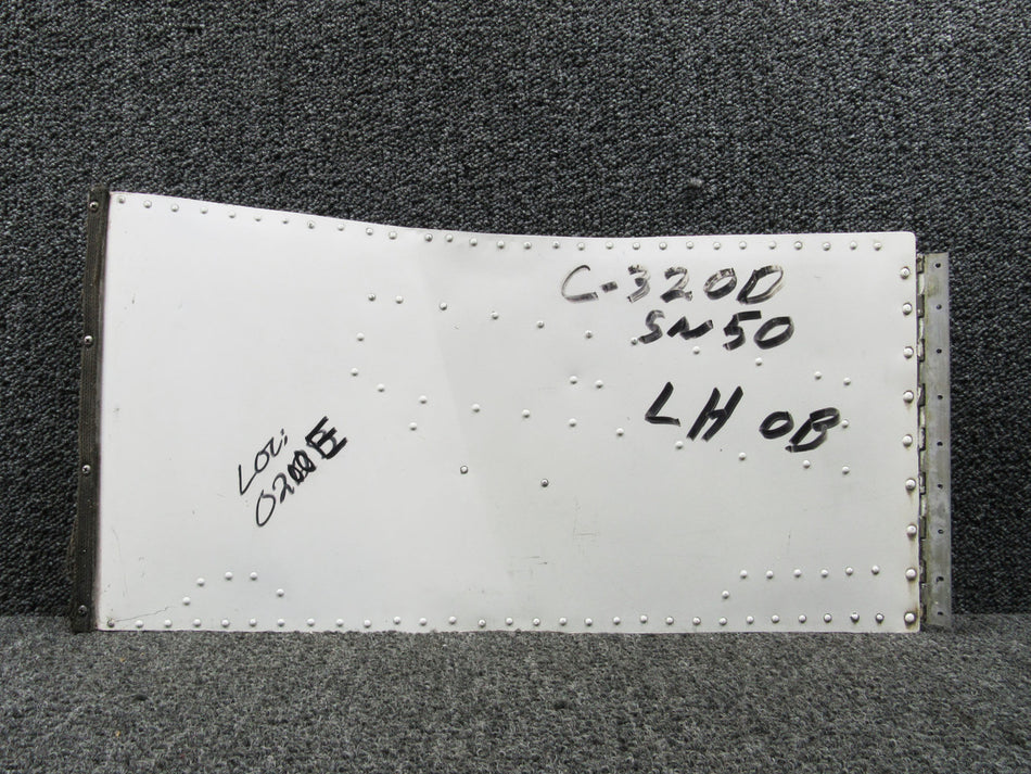 00826000-1 Cessna 320D Main Landing Gear Strut Door LH