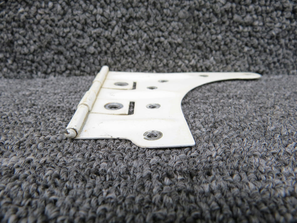 0411602-1 Cessna 150D Upper Cabin Door Hinge LH