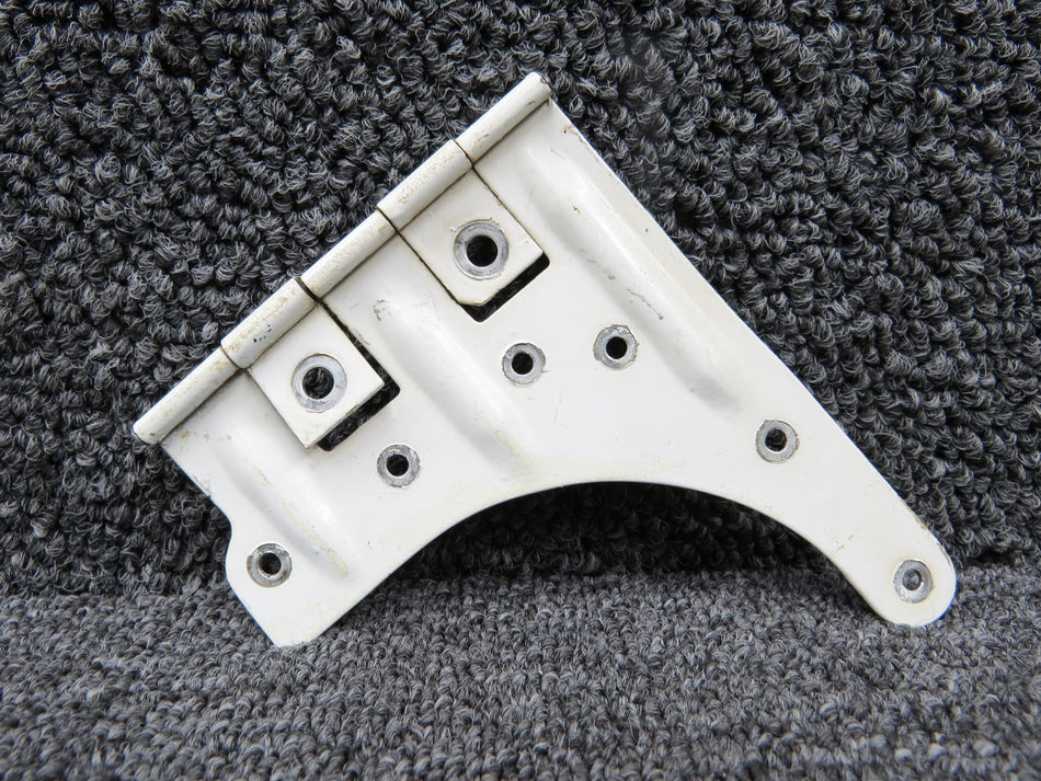 0411602-1 Cessna 150D Upper Cabin Door Hinge LH