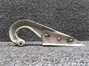 0826005-4 Cessna 421B Main Landing Gear Door Hinge Arm with Bracket