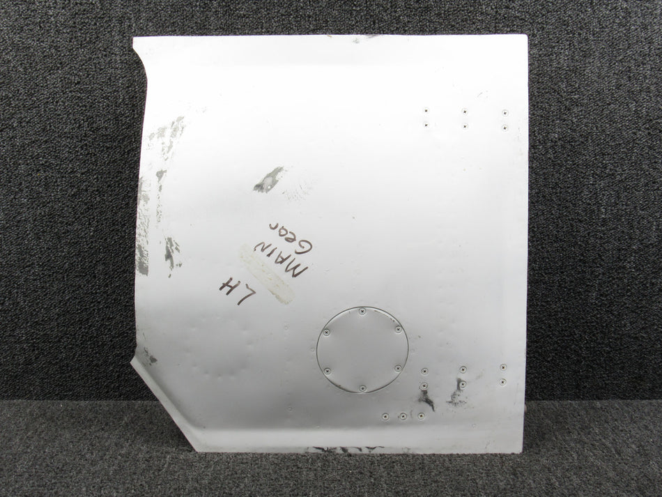 0826002-200 (Use: 0826002-211) Cessna 310Q MLG LH INBD Door