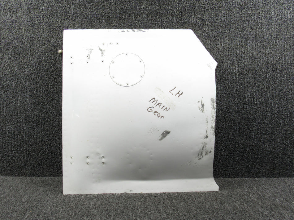 0826002-200 (Use: 0826002-211) Cessna 310Q MLG LH INBD Door