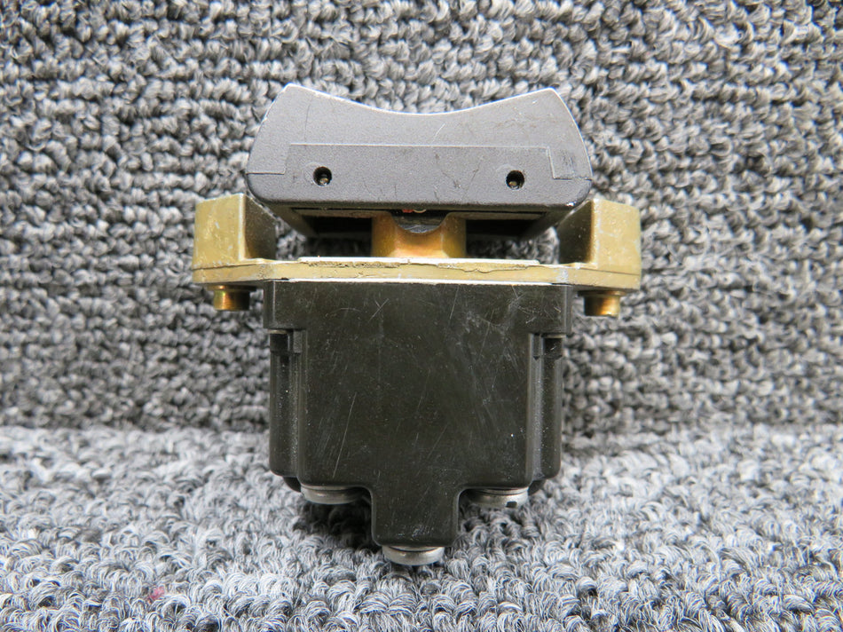 2TP1-1M Hawker 125-800A Rocker Switch