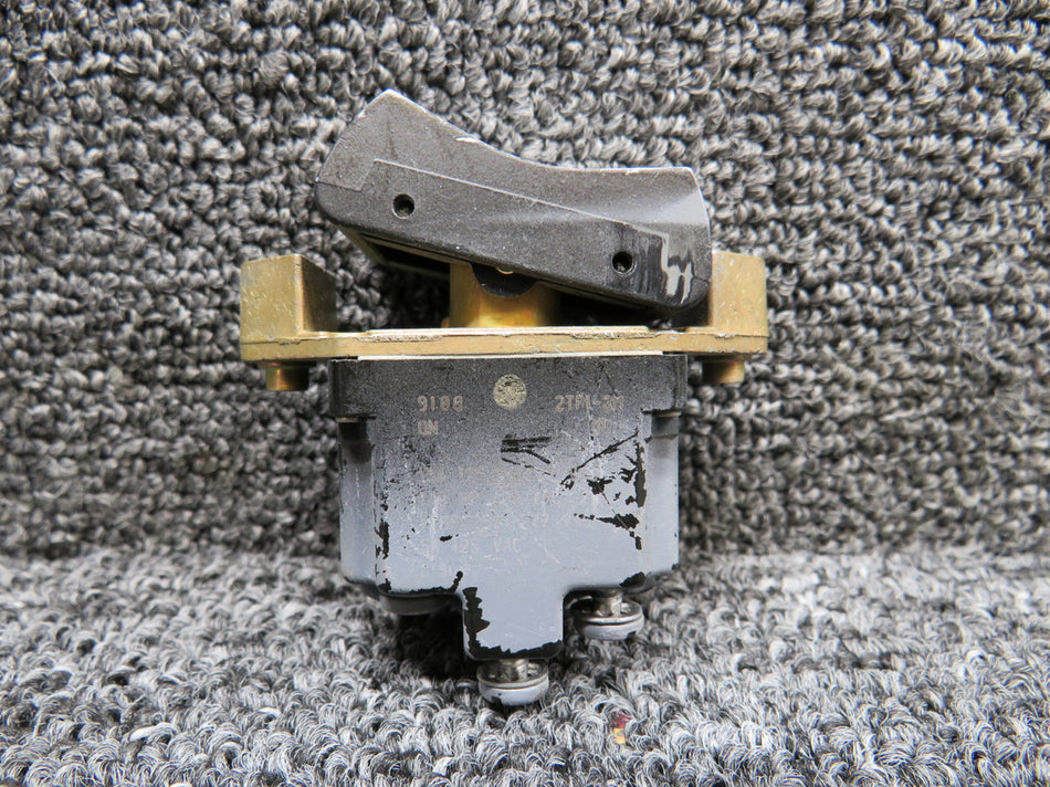 2TP1-3M Hawker 125-800A Rocker Switch