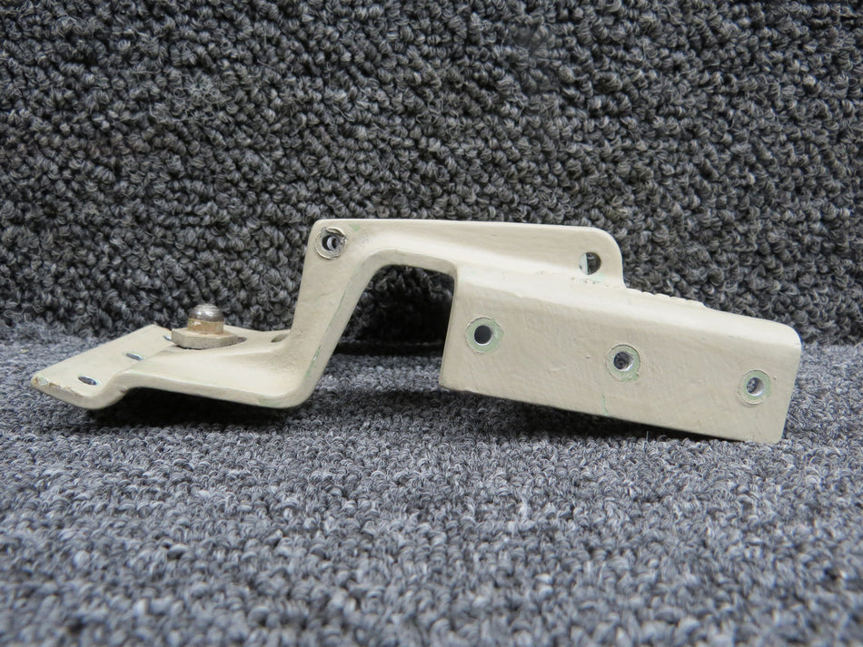 1211672-2 (Cast: 1211072-486) Cessna 206H Cargo Door Upper Latch Assembly