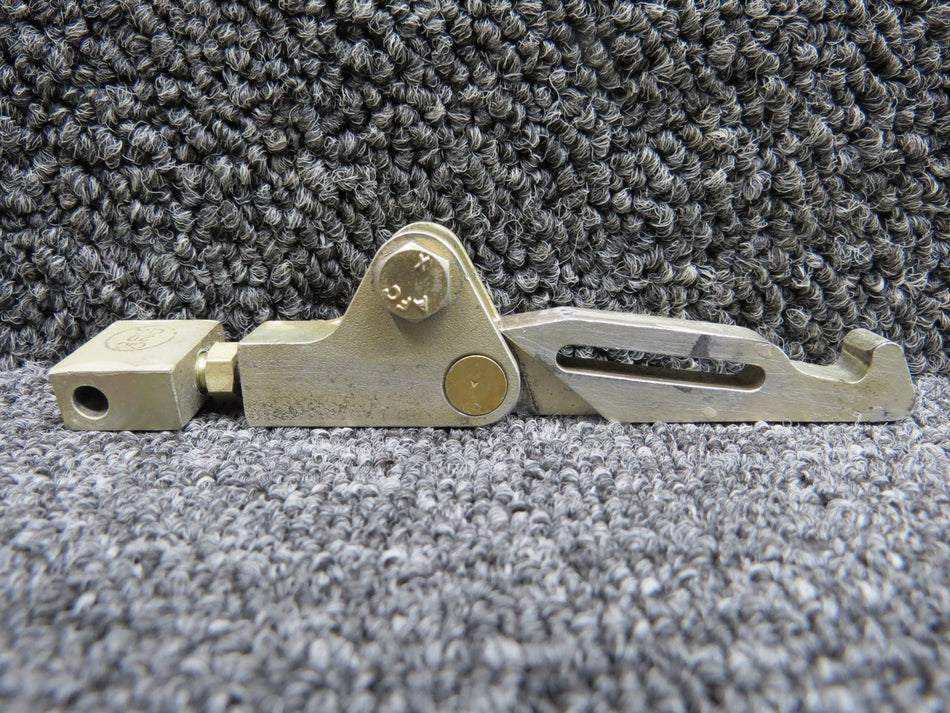 1211675-12 Cessna 206H Aft Lower Cargo Door Latch Hook