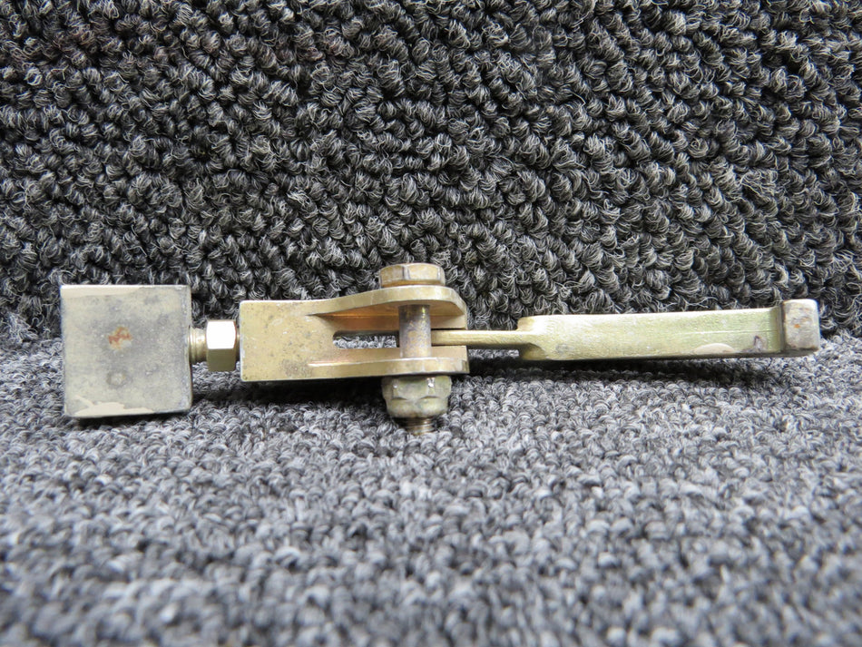 1211675-2 Cessna 206H Aft Upper Cargo Door Latch Hook