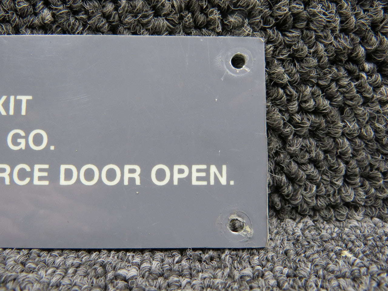 Seeeecoページ 1201999-14 Cessna 206H Rear Cargo Door Emergency Exit Placard