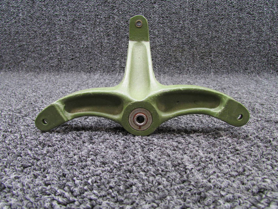 35-524138 (Use: 002-410039-3) Beechcraft E-55 Co-Pilot Bellcrank Assy