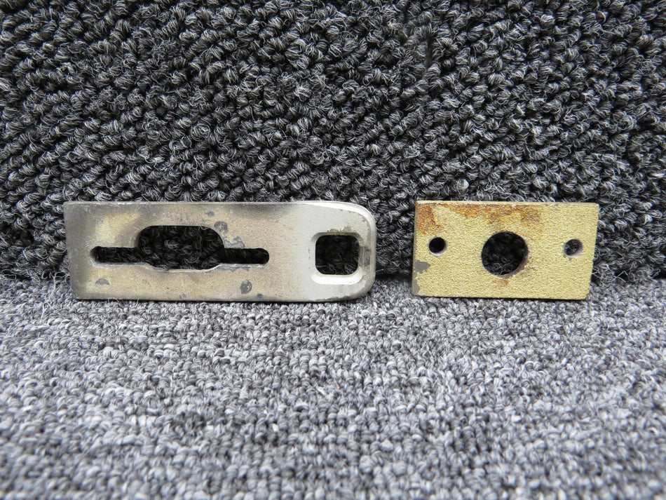 101286-009, 101286-006 Piper PA46-350P Cabin Door Aft Latch Plate