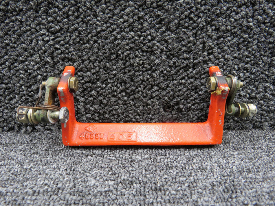 82785-002 (Cast: 46930-40E) Piper PA46-350P Emergency Door Handle