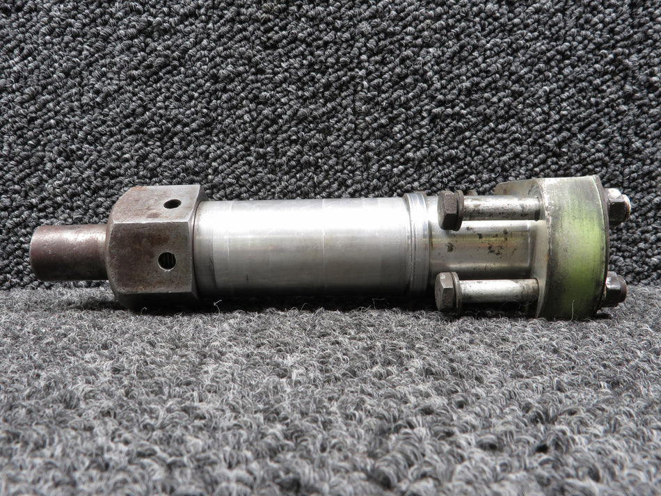 0541124-1 Cessna 172G MLG Axle Assembly with Nut – Heavy Duty
