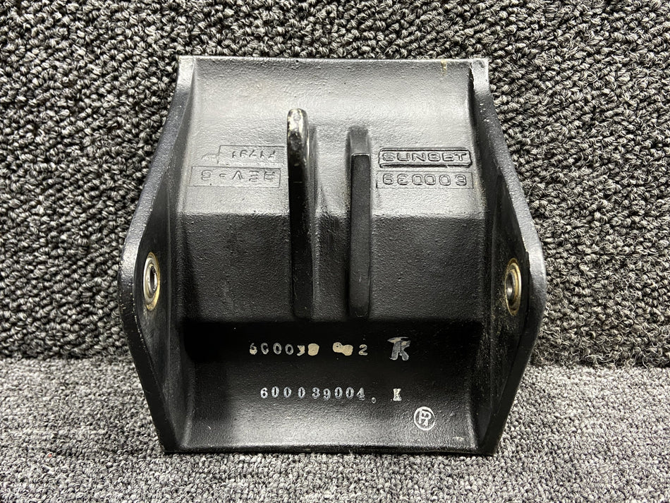 600039-002 (Casting: 600039) Piper PA60-602P Rudder Pedal RH