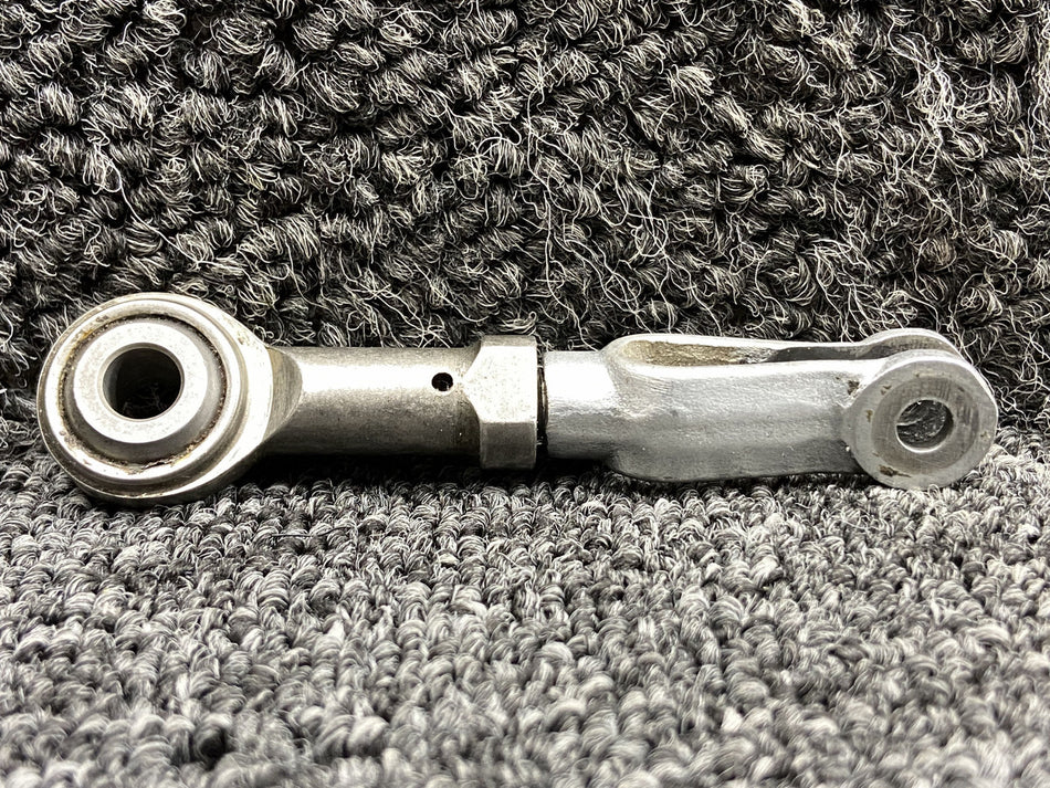 400044-001, 980044-501 Piper PA60-602P Main Gear Door Arm & Clevis