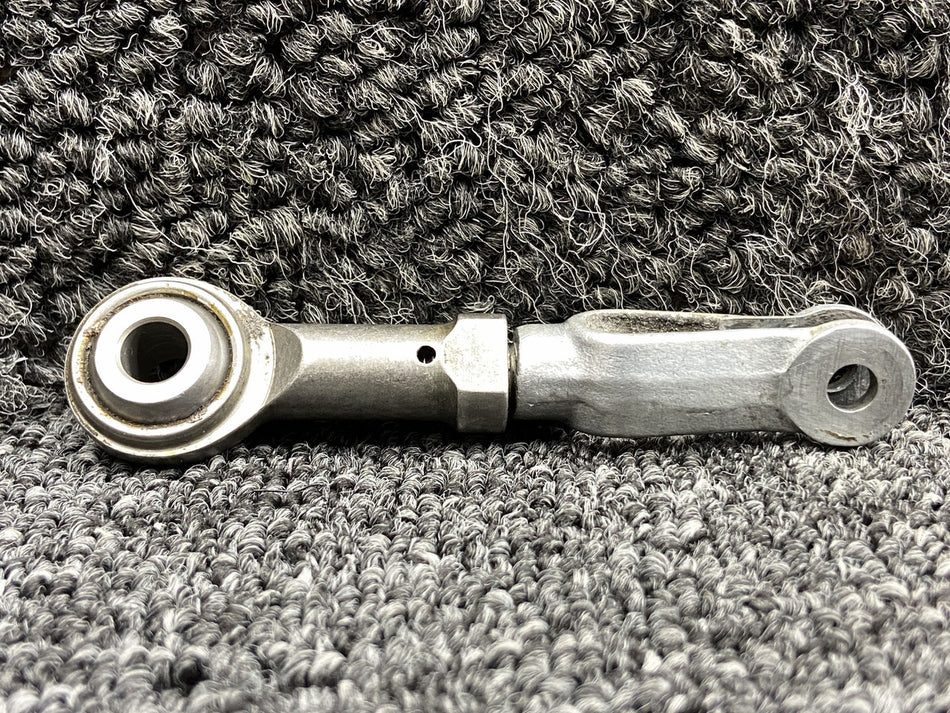 400044-001, 980044-501 Piper PA60-602P Main Gear Door Arm & Clevis