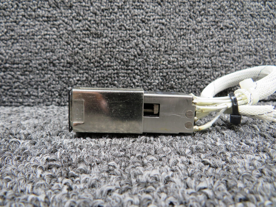 M22885-90-223 (Alt: 32245-99-223) Aerospace APR Annunciator Switch