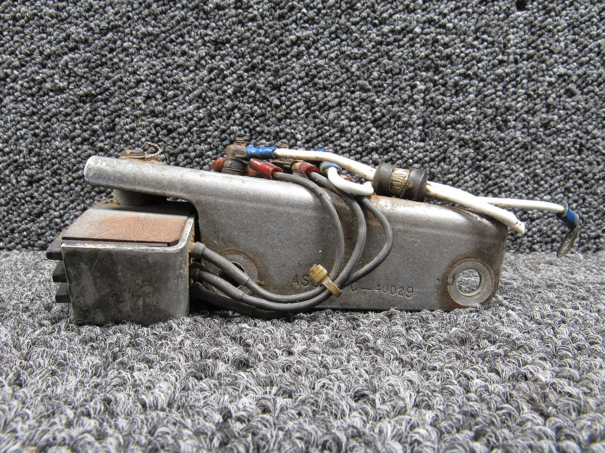 MO09222025EC-08MB