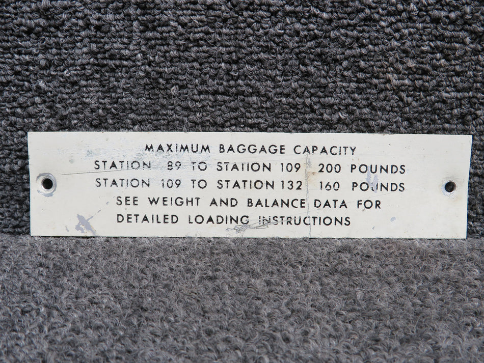 0811996-1 Cessna 310Q Maximum Baggage Capacity Placard Assembly