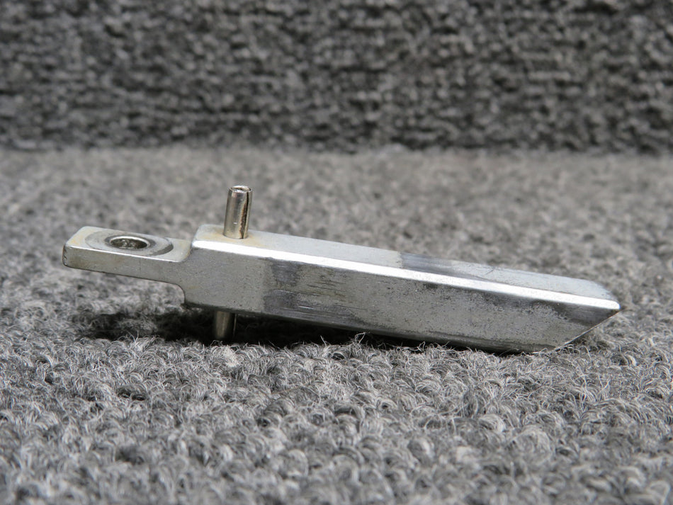 0814143-2 Cessna 310Q Baggage Door Latch Pin