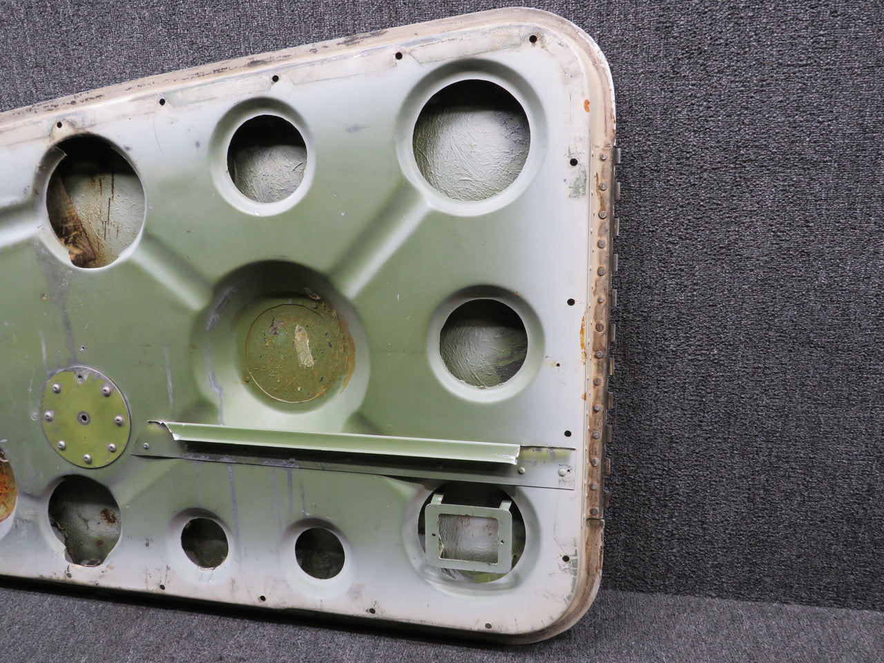 0814162-3 Cessna 310Q Baggage Door Structure Assembly – BAS Part Sales
