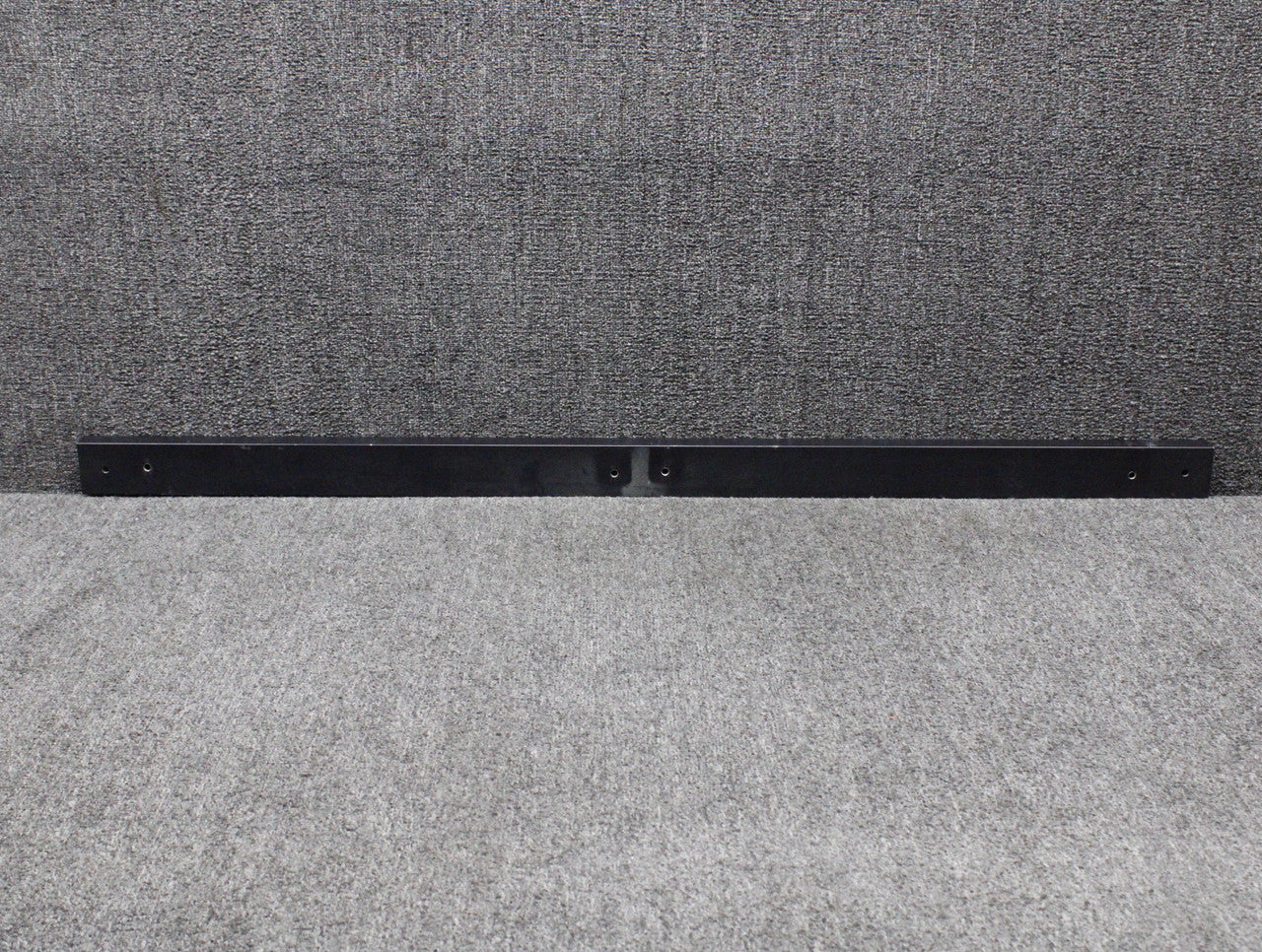 LA53252400 (Use: 2819117-1) Columbia LC42-550FG Rear Seat Cross