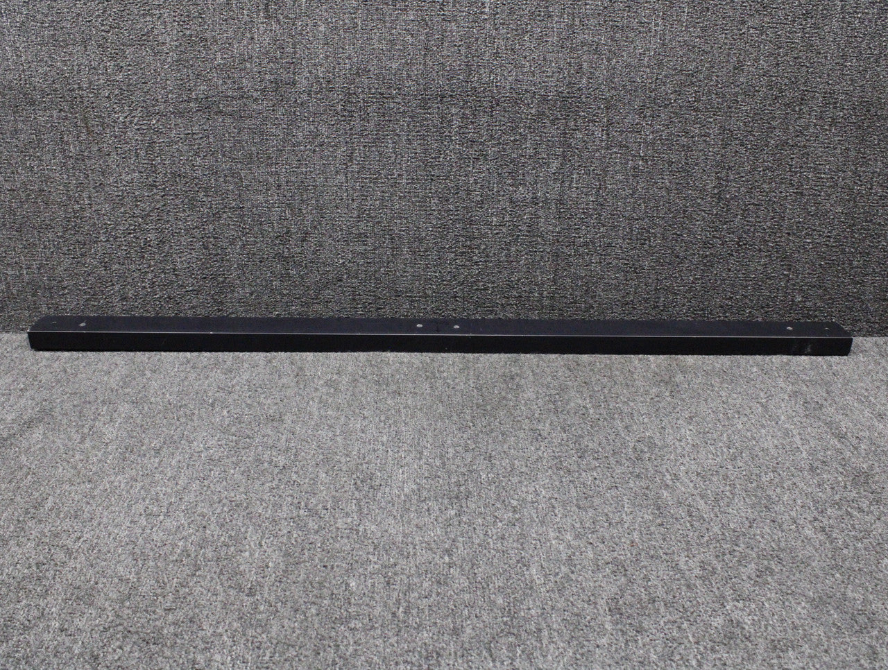 LA53252400 (Use: 2819117-1) Columbia LC42-550FG Rear Seat Cross