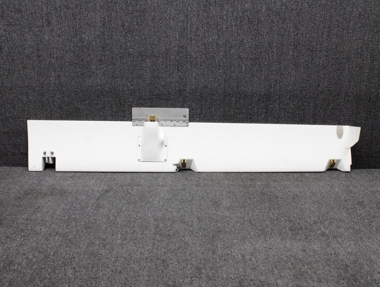 LA57270000-2 (Use: 2824350-2) Columbia LC42-550FG Aileron Assy RH
