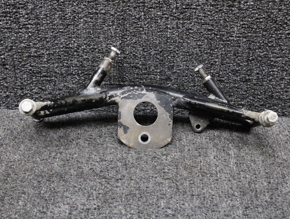 35192-005 Piper PA28-161 Nose Wheel Steering Horn Assembly (Corrosion)