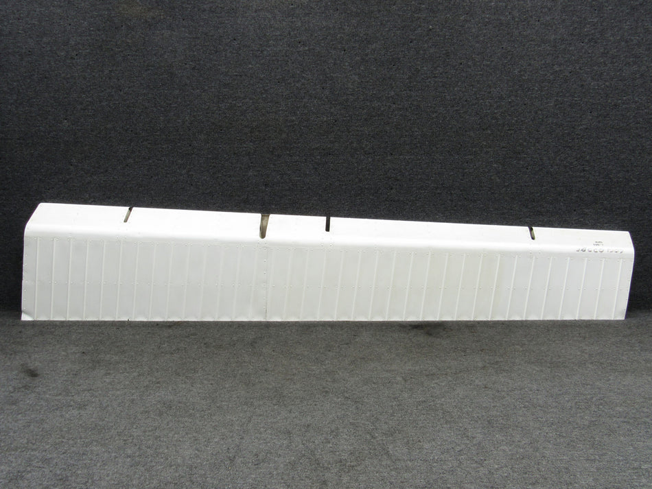 1624001-2 Cessna RH Aileron Assembly