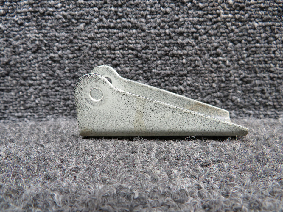750013-009 Mooney M20M Rear Seat Middle Seat Belt Bracket