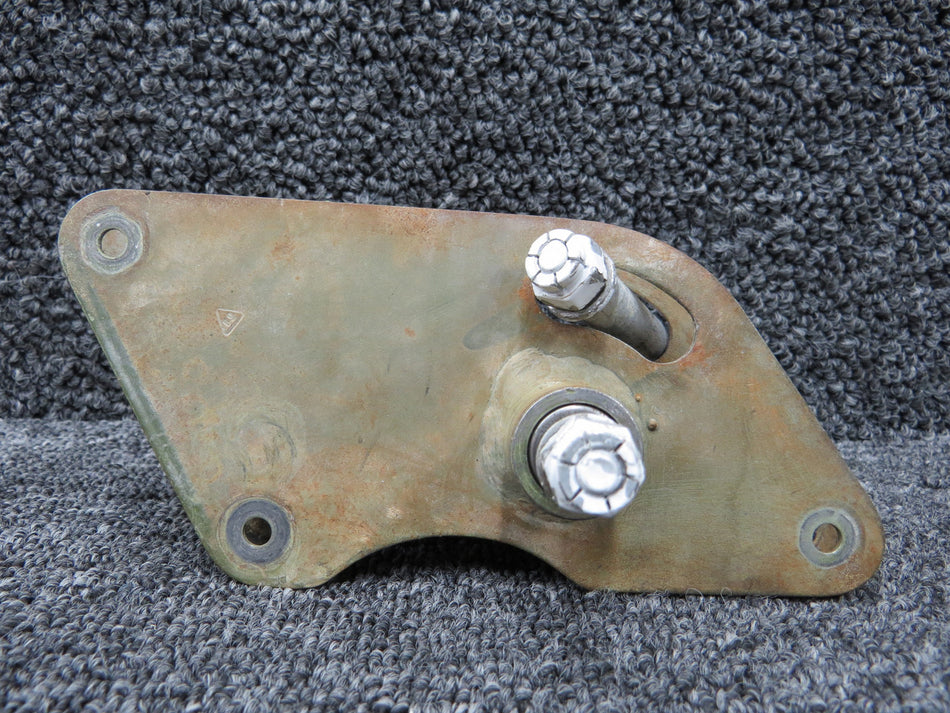 0523223-1 (Use: 0422430-2) Cessna 210 Aileron Bellcrank RH