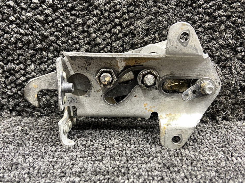 35-410456 Beechcraft K35 Upper Cabin Door Latch Assembly