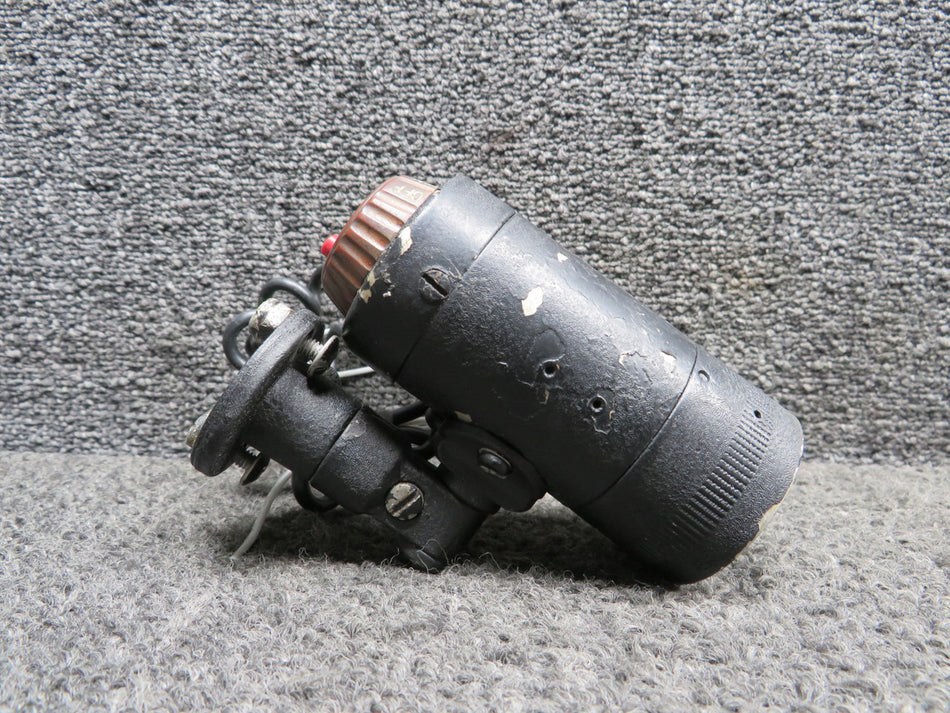 D-6810A Grimes Cockpit Utility Light Assembly w Mount (Volts: 14)