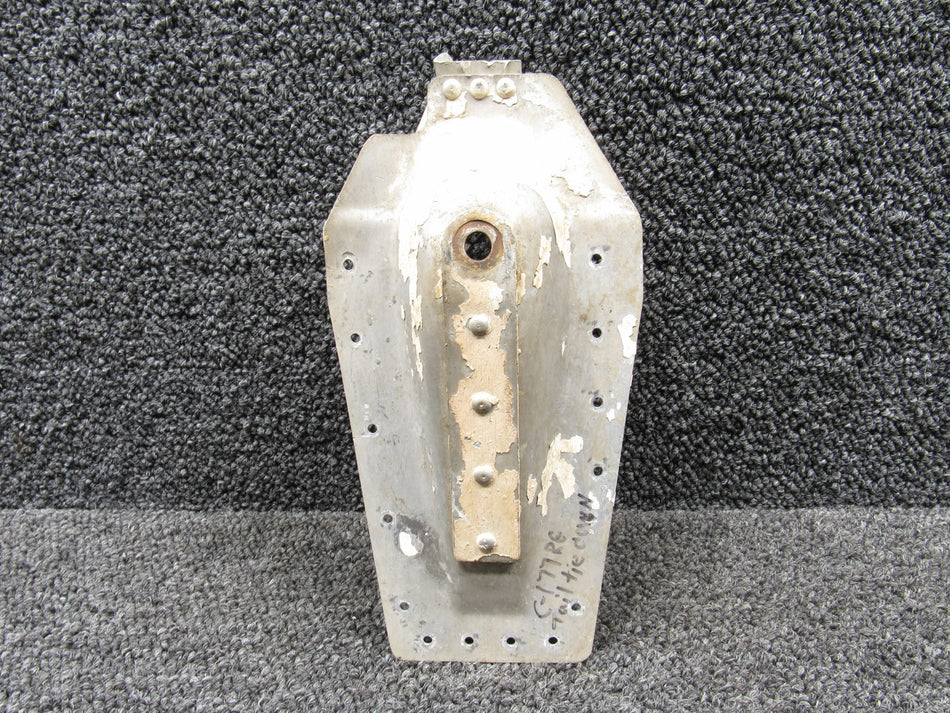 2012118-1 Cessna 172RG Tail Skid Retainer