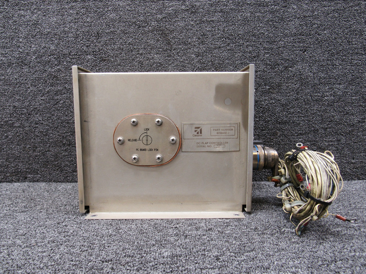 Cessna117出品　2個口 6238400-2 Cessna Citation III 650 DC Flap Controller – BAS Part Sales