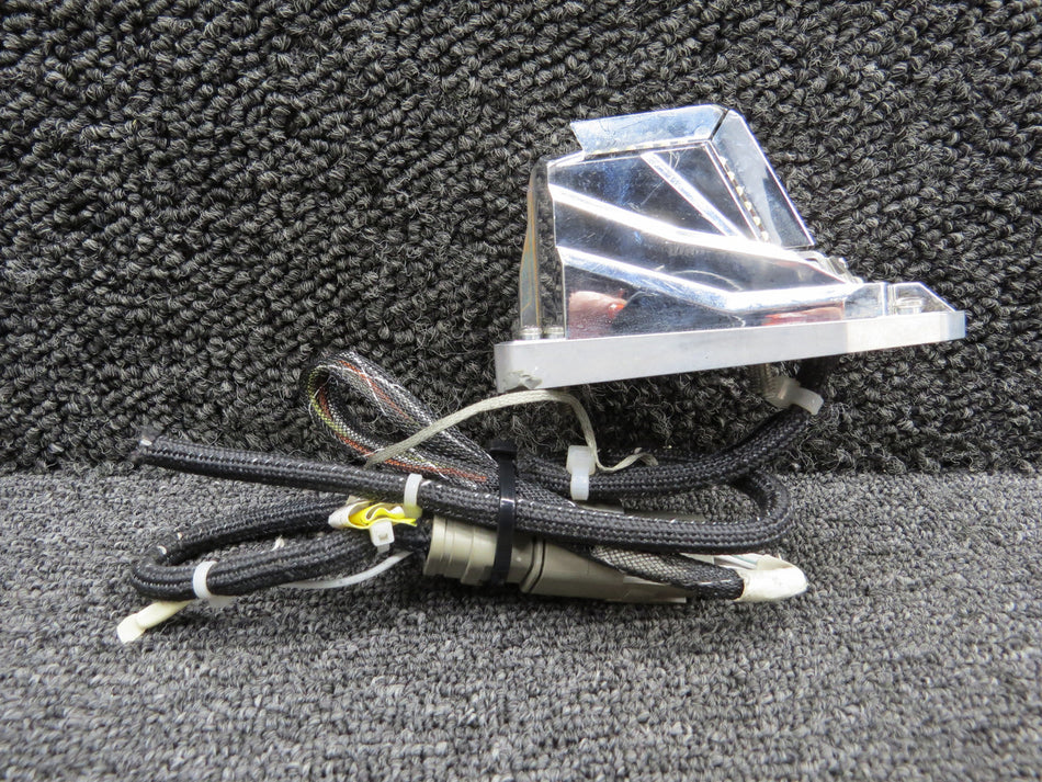 01-0790701-C1 Whelen OR650CGE Wing Position Light Assembly RH (Green, Volts: 28)