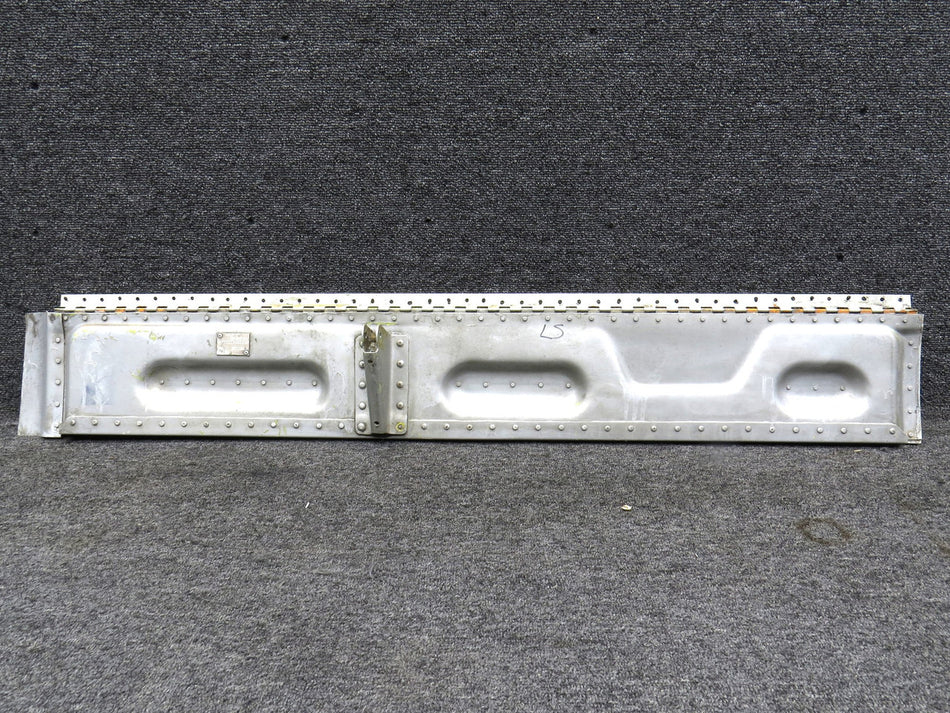 2391062-1 Lear Jet 25L Nose Landing Gear Door LH