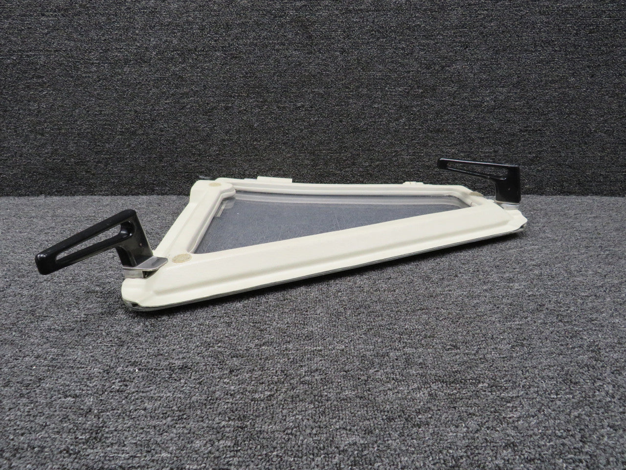 9914116-1 Cessna Citation III 650 Pilot Side Window – BAS Part Sales