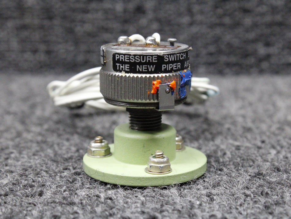 506300-323 (Alt: 101365-2) Bristol Babcock Cabin Pressure Switch
