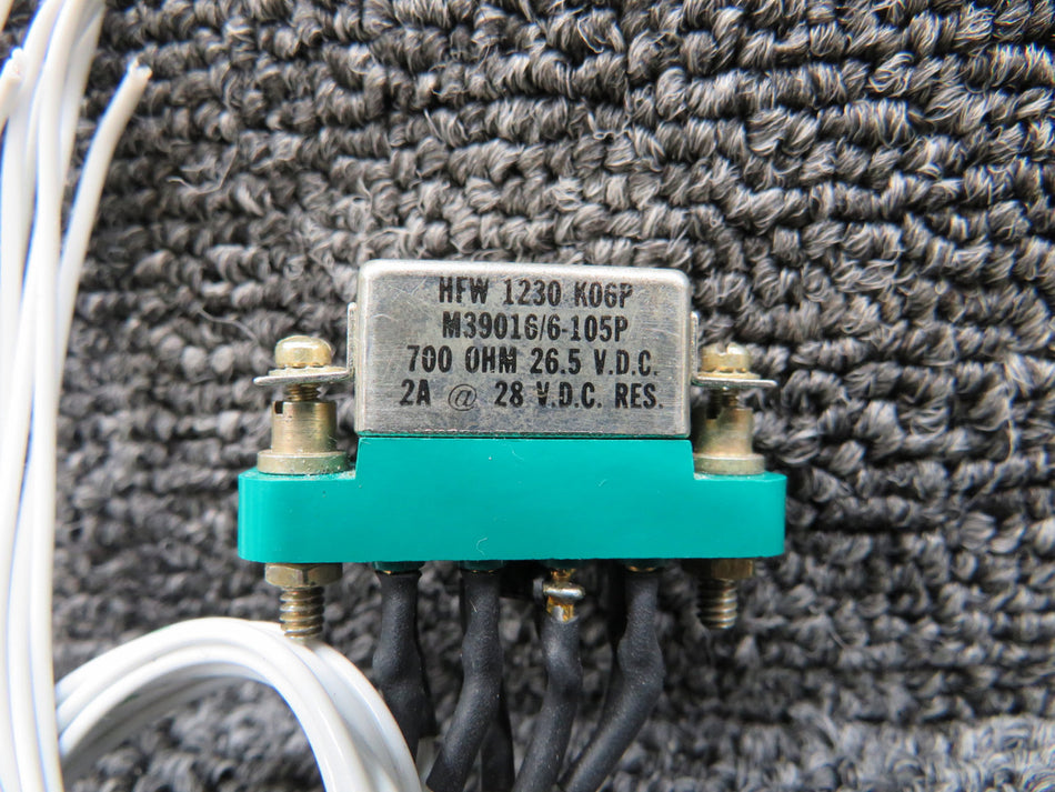 M39016-6-105P, HRC-5JV2 Cessna Citation III 650 Relay and Socket Assembly