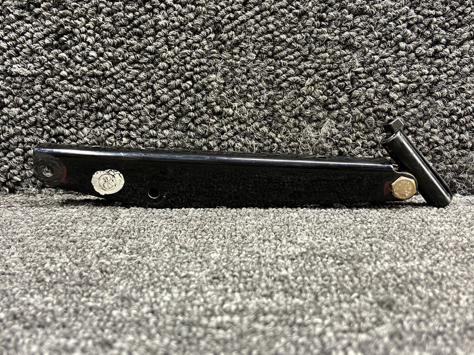 37511-035 Piper PA44-180 Cowl Flap Actuation Channel