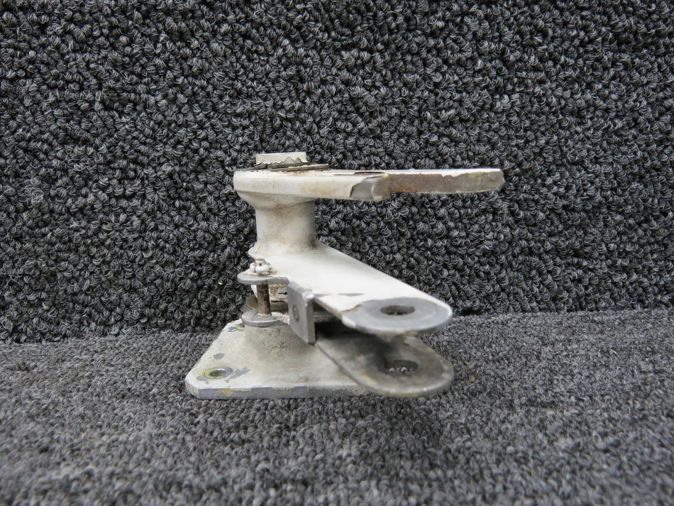 41794-008 Piper PA-31T Nose Landing Gear Door Actuator Arm Assembly LH