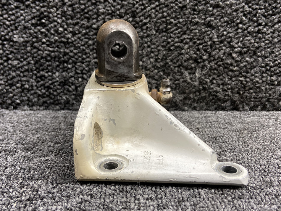 95643-008 (Casting#: 95363-2) Piper PA44-180 Main Gear Truss Assembly LH