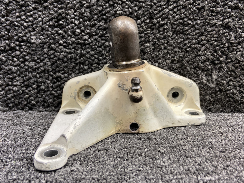 95643-008 (Casting#: 95363-2) Piper PA44-180 Main Gear Truss Assembly LH