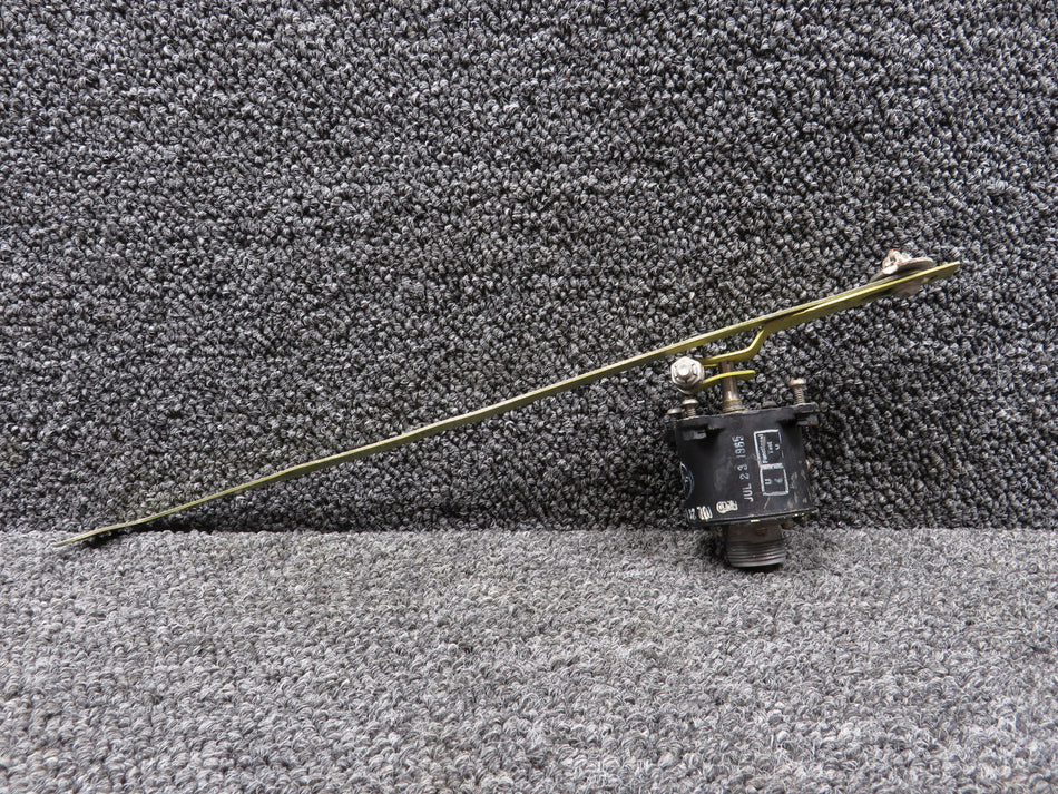 8TJ9PAV General Electric Type TJ-9 Transmitter Assembly with Attachment (24V)