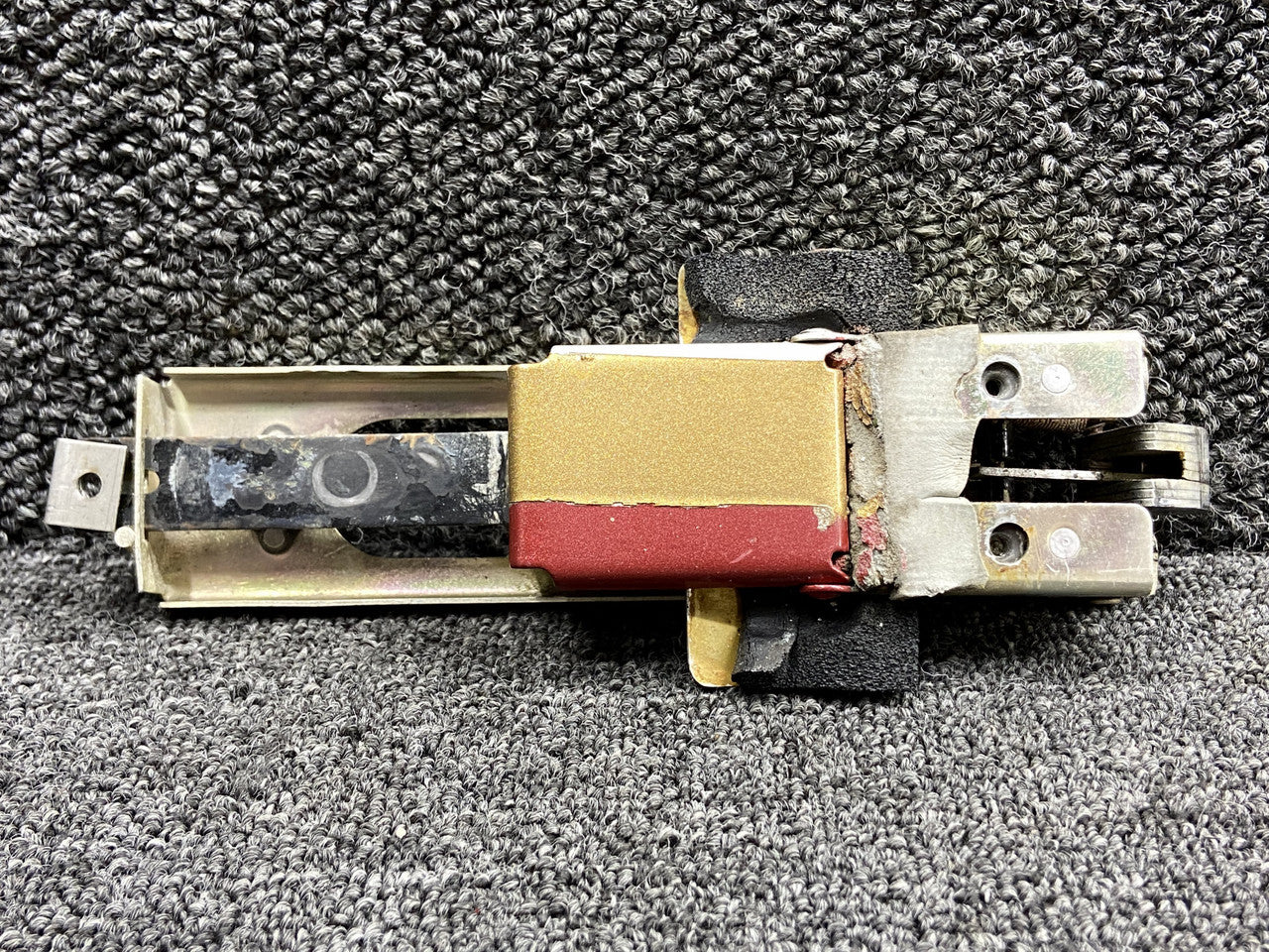 68188-000 Piper PA32RT-300T Aft Lower Cabin Door Latch Assembly