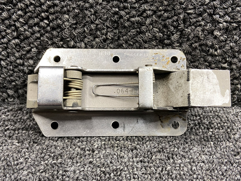 H38-064-750 (Alt: 472-077) Hartwell Forward Baggage Door Latch Assembly