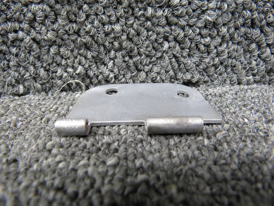 0511280-4 Cessna 172B Lower Aft Hinge Half RH